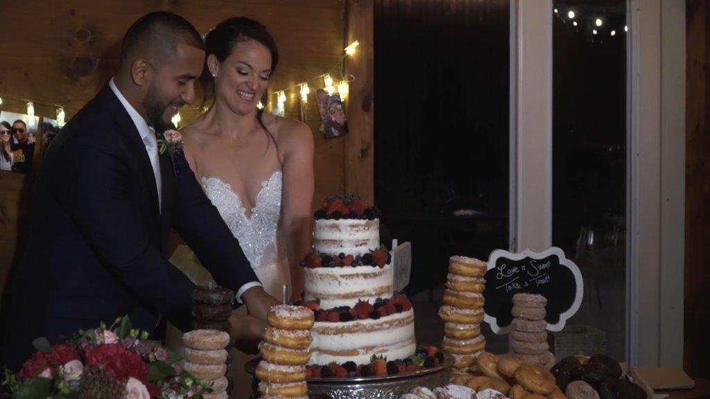 cake cutting in barn mansion inn